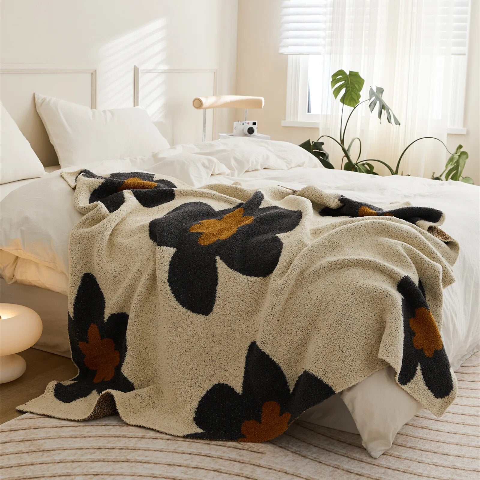 Taavita Flower Pattern Cuddle Blanket