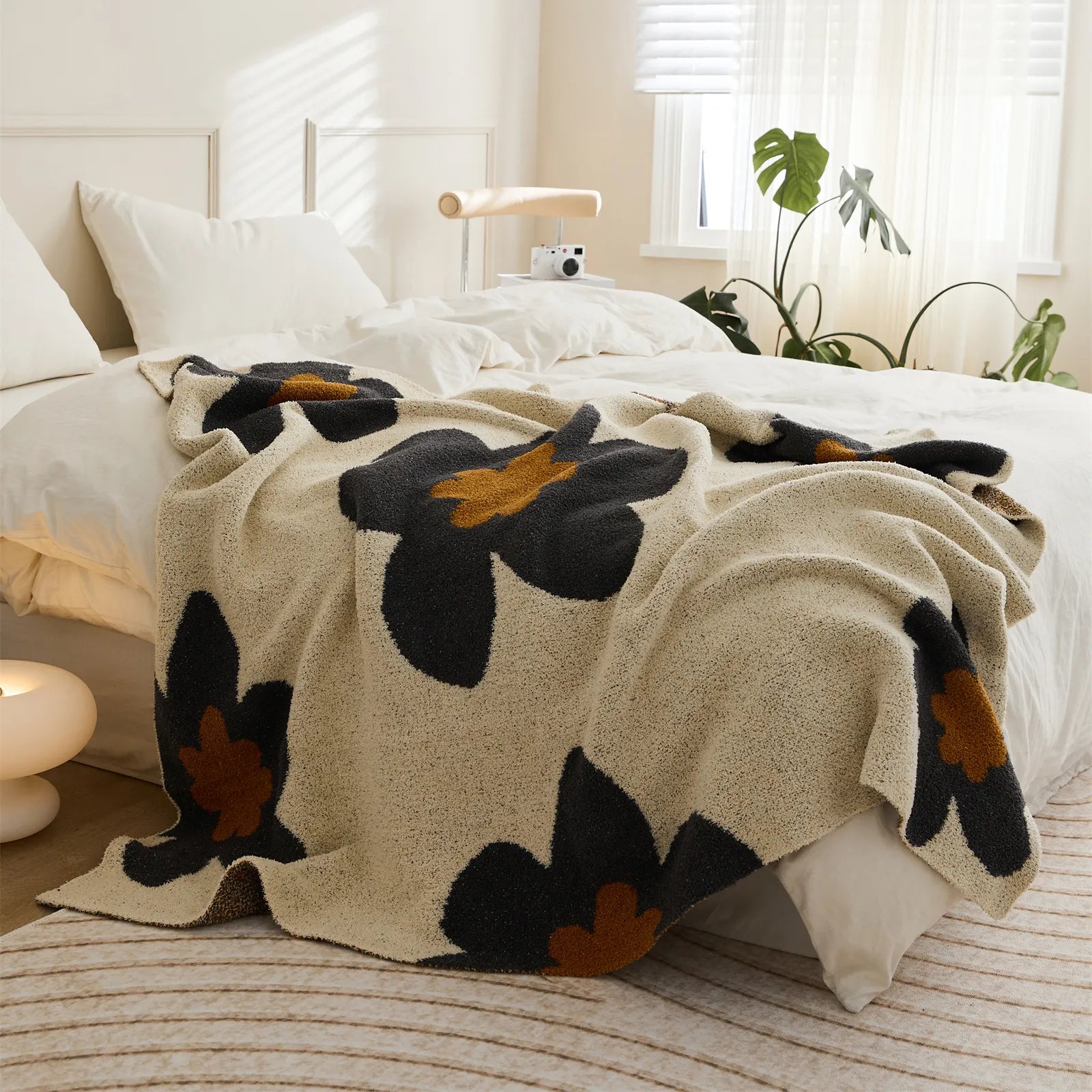 Taavita Flower Pattern Cuddle Blanket