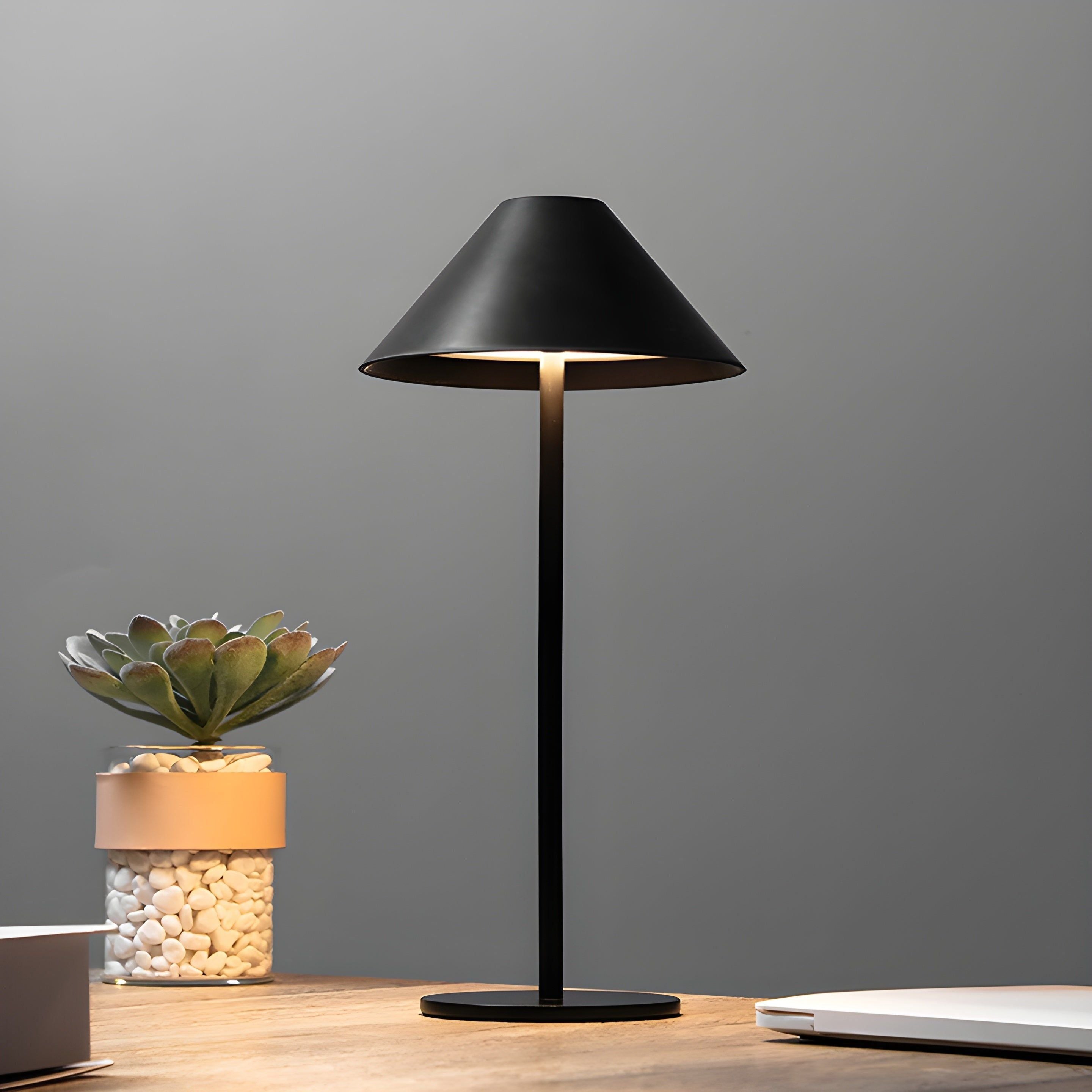 Taavita - Minimalistic Dimmable Touch Table Lamp - Waterproof and Rechargeable Light Color